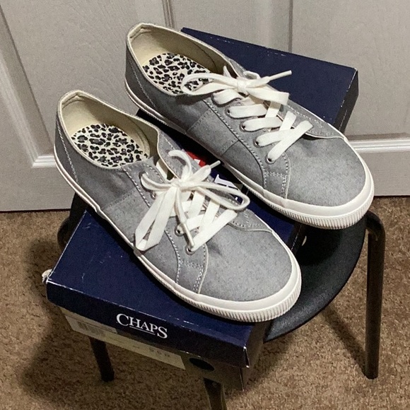 Chaps Oxford Cloth Tennis Shoes - Size 9.5 - Picture 1 of 6